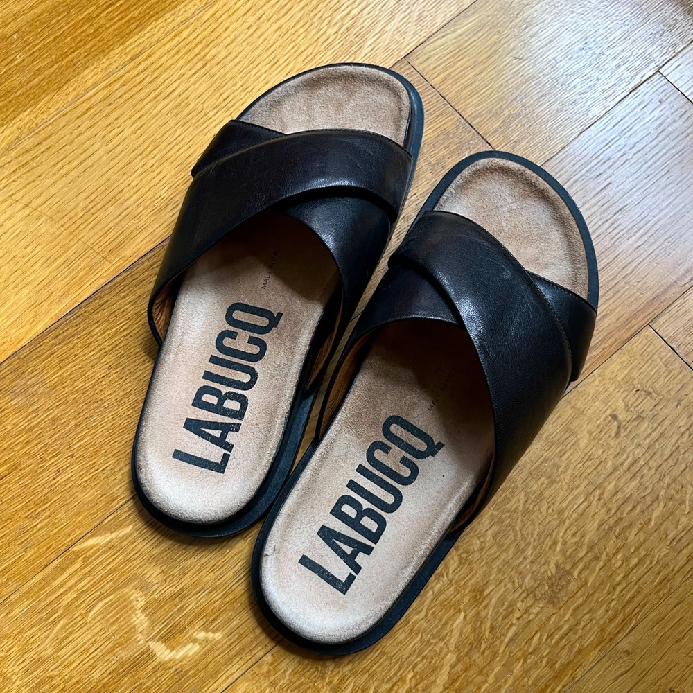 LABUCQ Mo Slide Sandal in Black, size 37